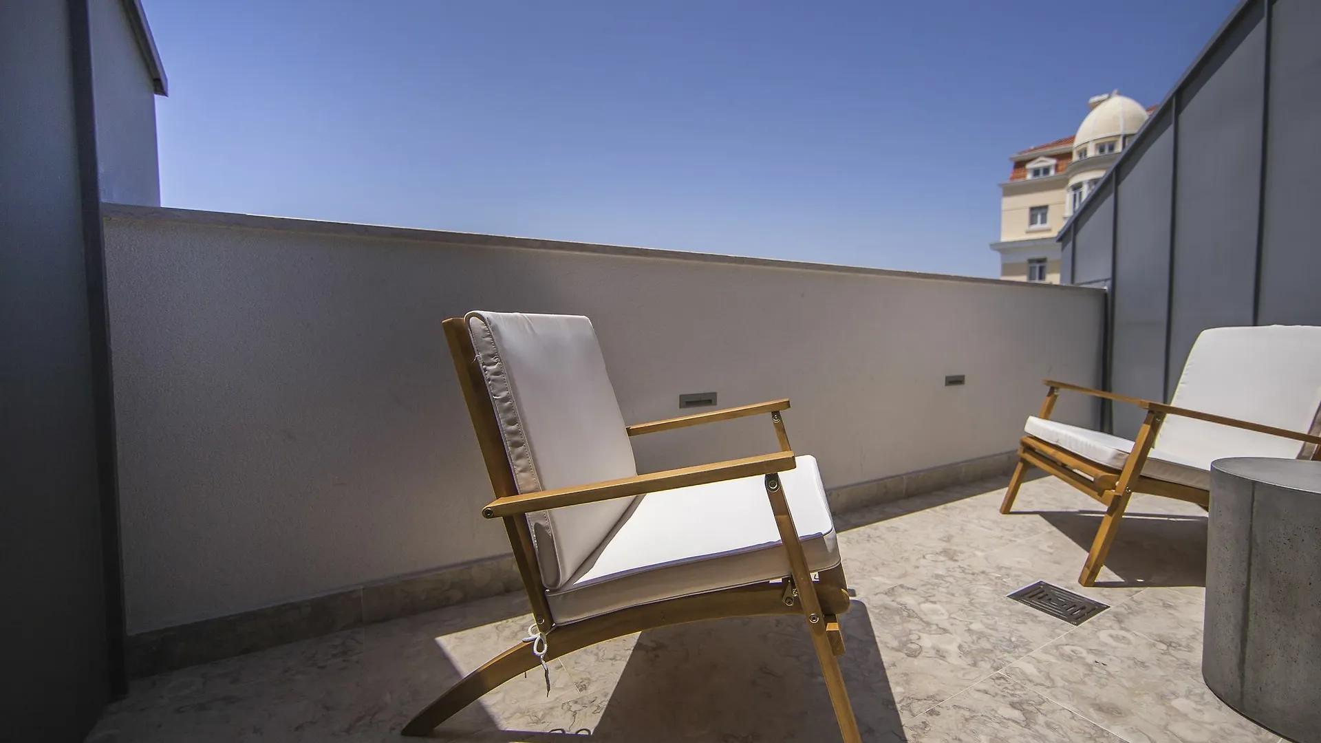 Somewhere - Estoril Guesthouse בית הארחה